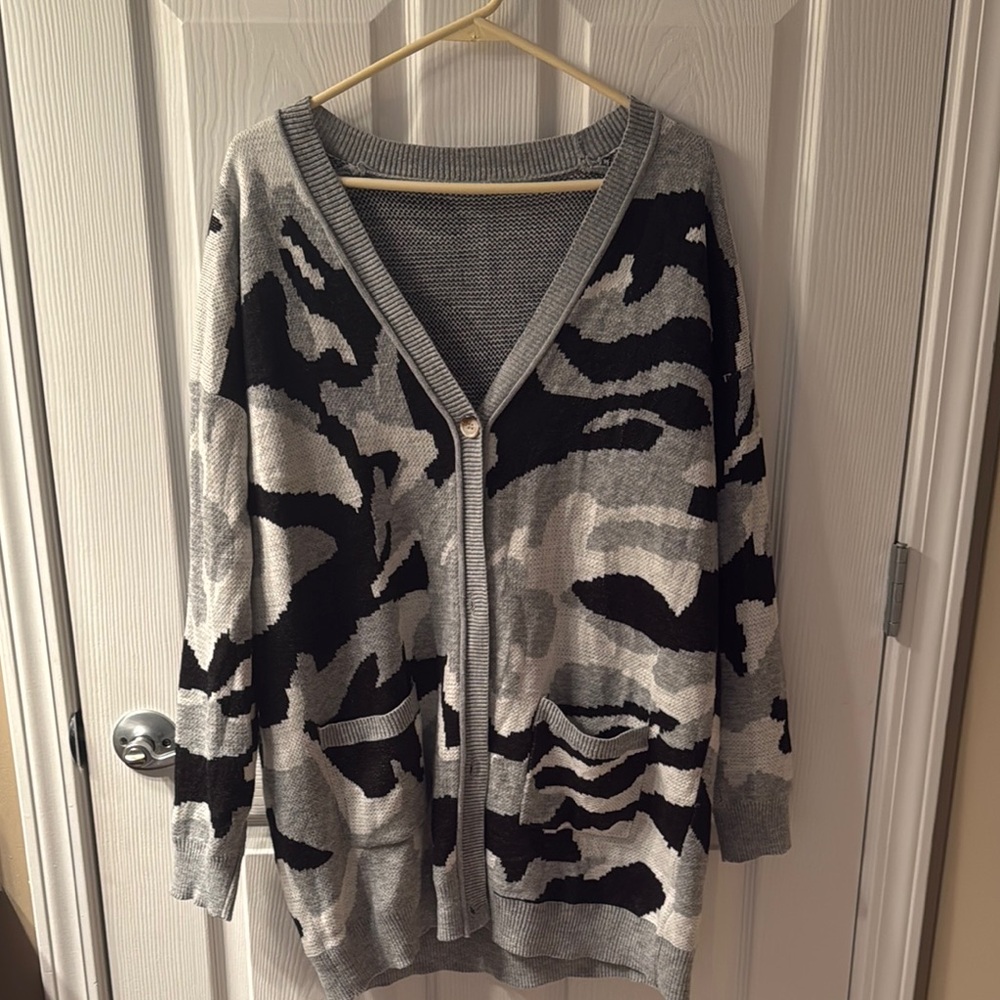 Gray and Black Cardigan Sweater with V-neck and Relaxed Fit